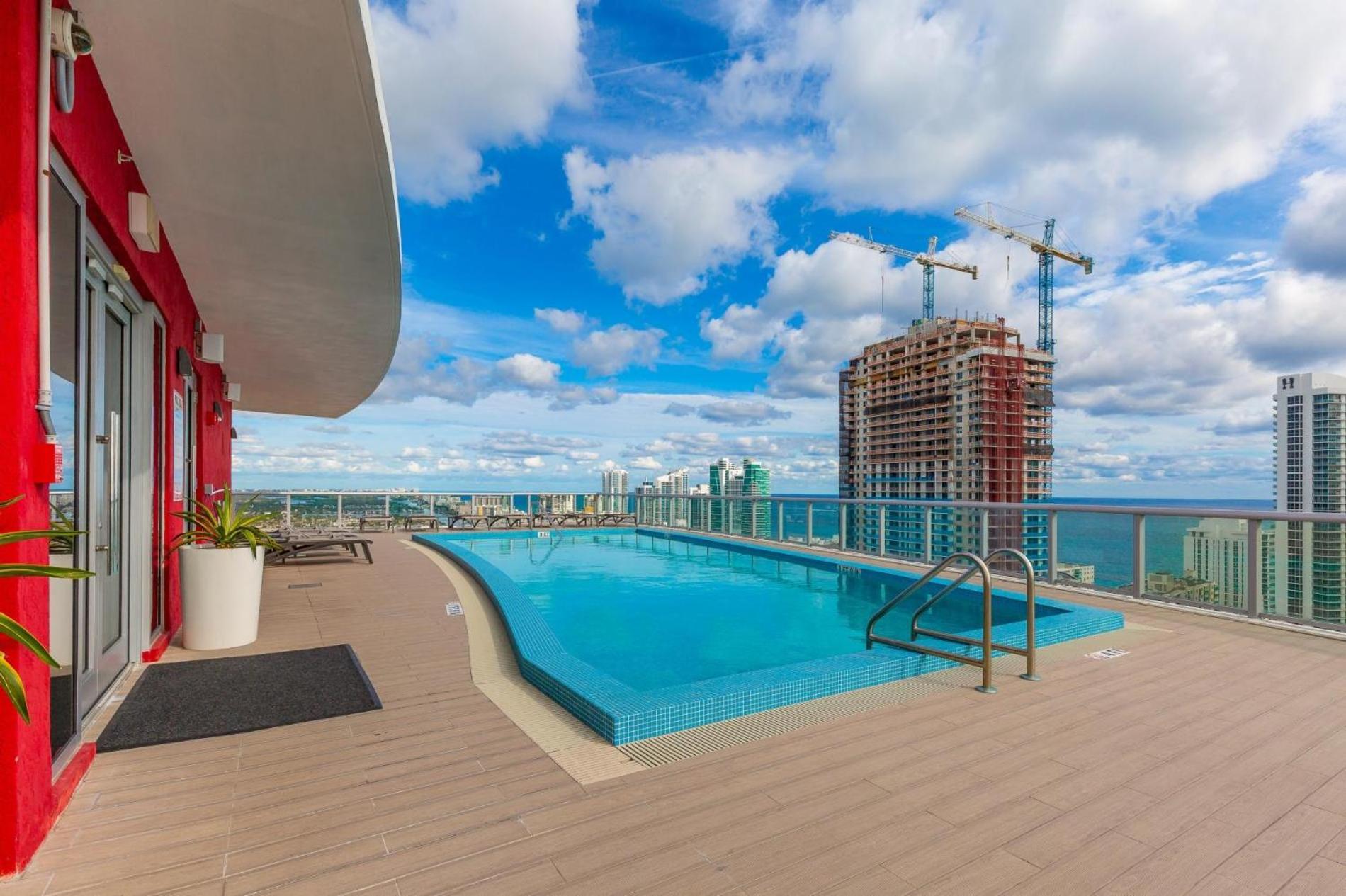 Modern One Bedroom Rental At Beach Walk Resort Miami 18Th Floor Hallandale Beach Exterior photo