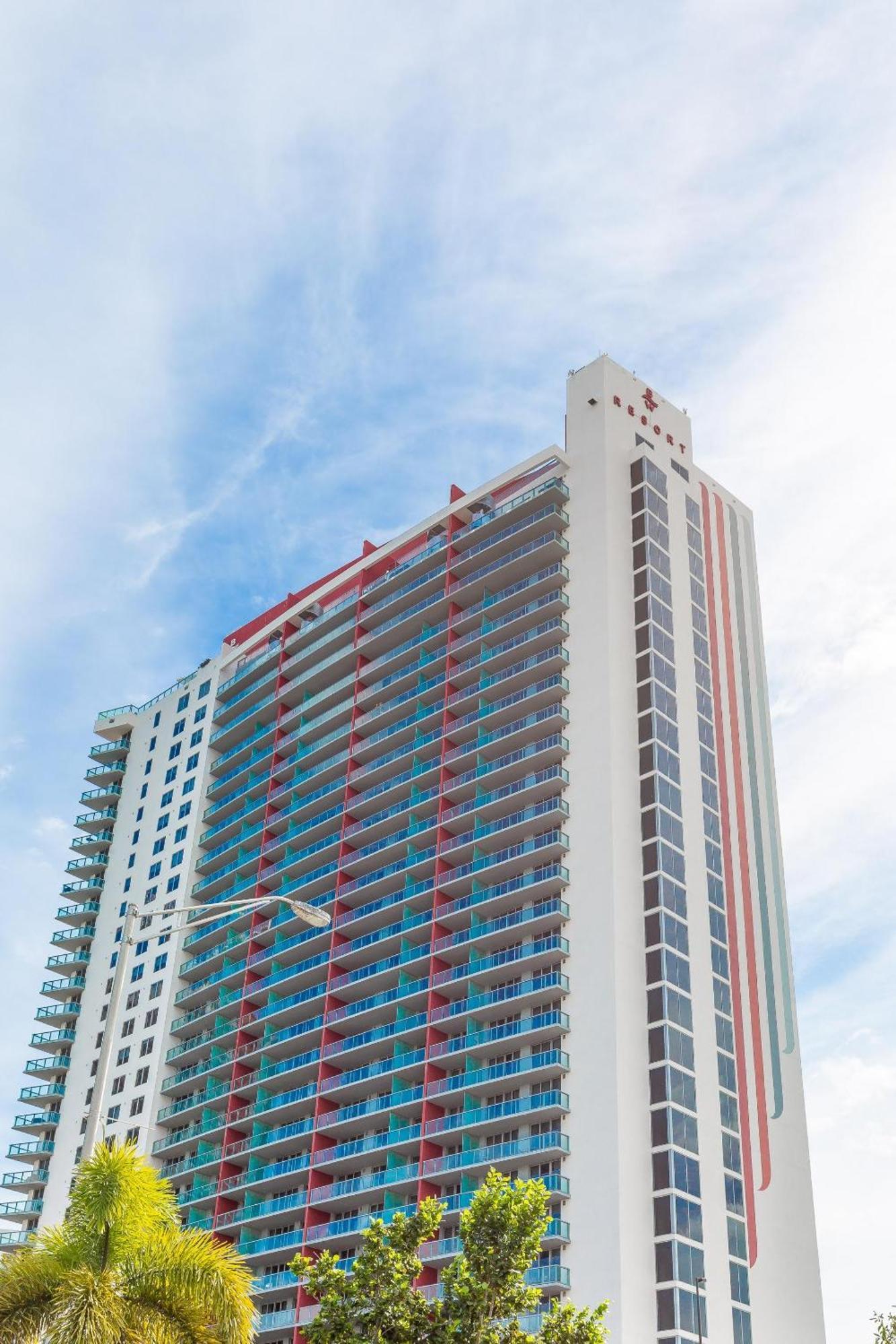 Modern One Bedroom Rental At Beach Walk Resort Miami 18Th Floor Hallandale Beach Exterior photo